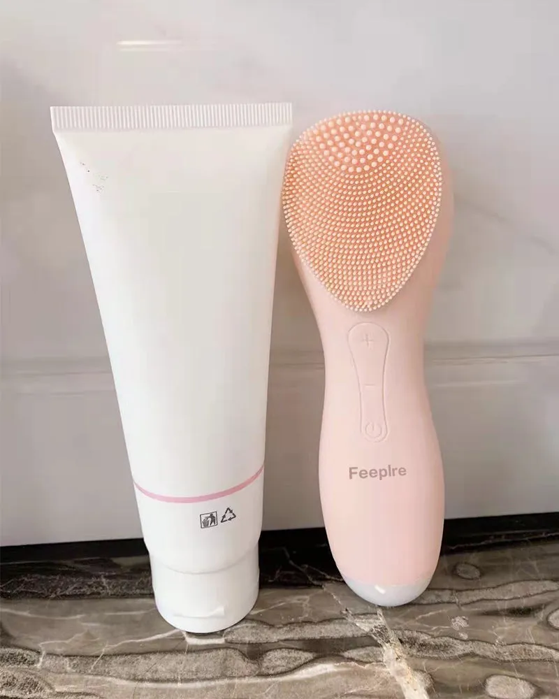 Feeplre electric cleansing brush,Sonic Facial Cleansing Brush, Waterproof Electric Face Cleansing Brush Device for Deep Cleaning|Gentle Exfoliating|Massaging,Rechargeable Silicone Skin Wash Machine with Magnet Charger