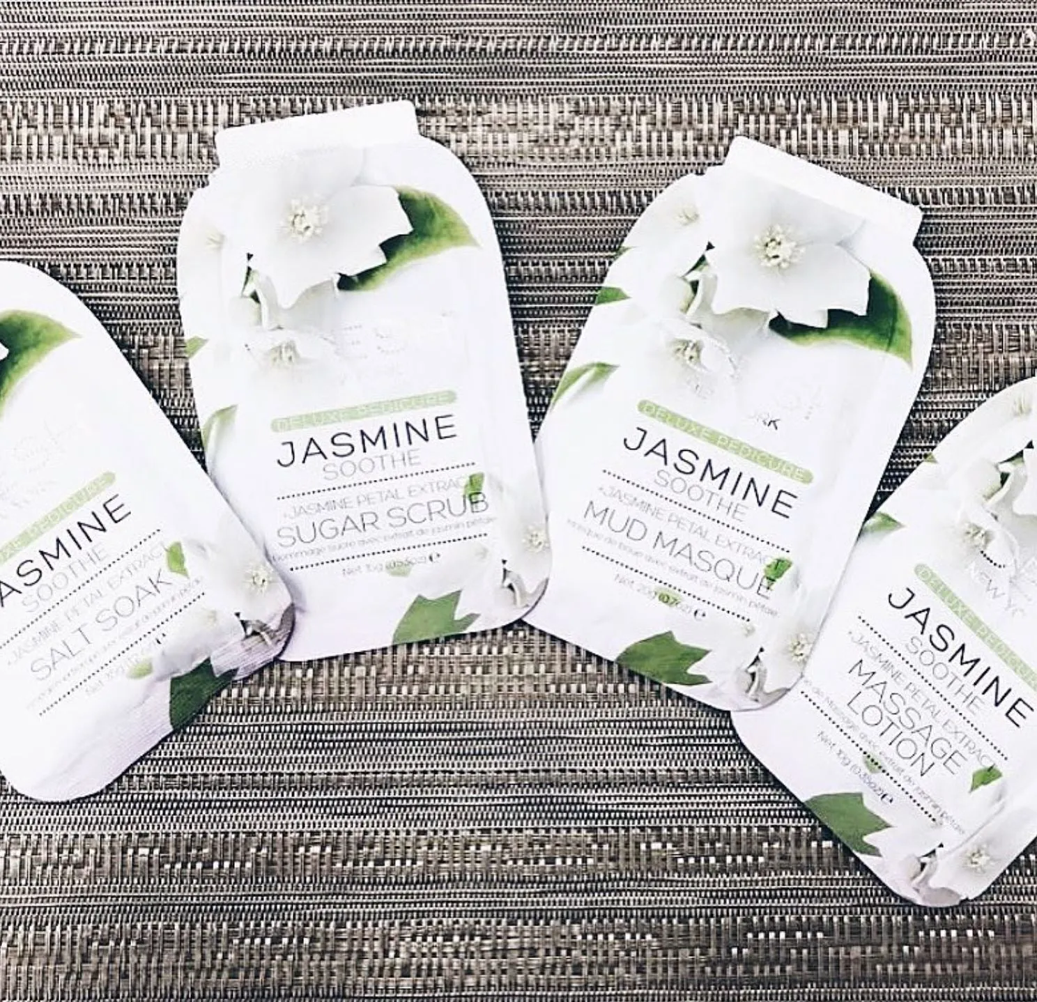 Pedi-in-a-Box Jasmine Soothe - Voesh